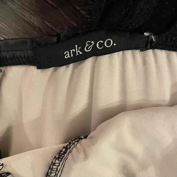 Ark & Co lace dress - Picture 4 of 9